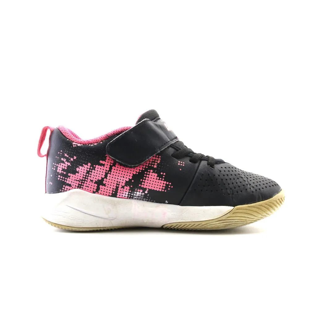 NIKE TEAM HUSTLE QUICK 9
