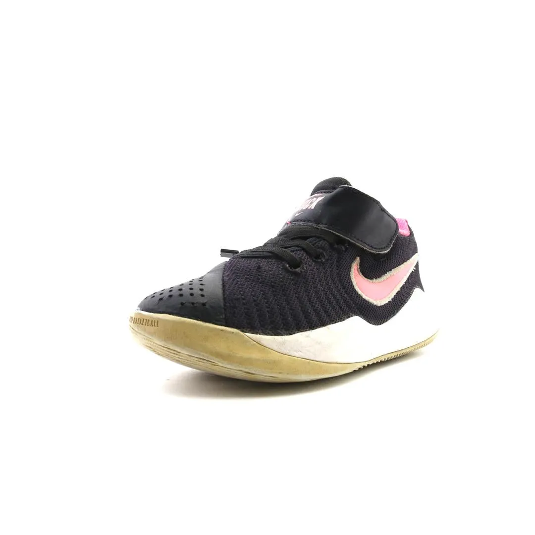 NIKE TEAM HUSTLE QUICK 9