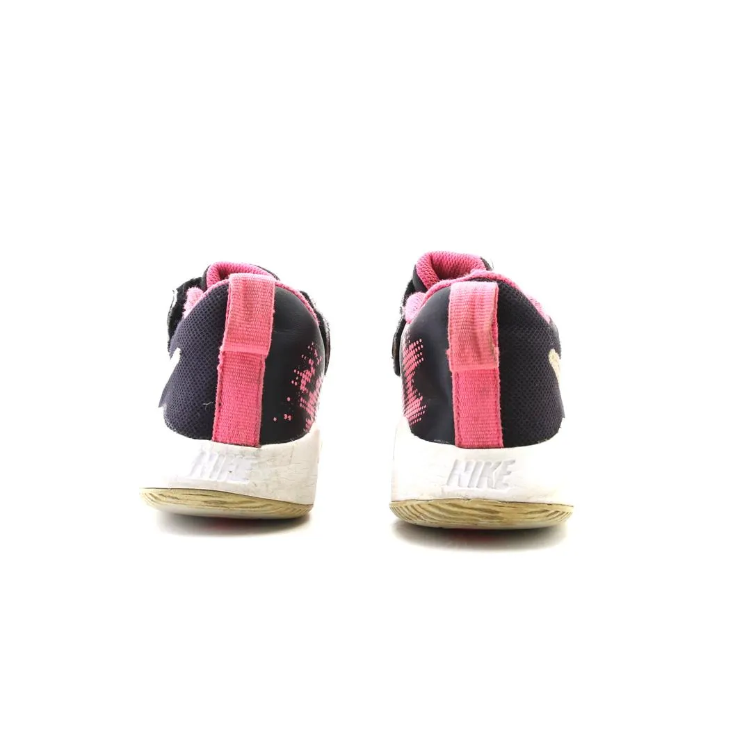 NIKE TEAM HUSTLE QUICK 9